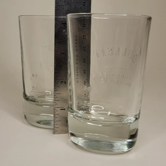 Bulleit Bourbon Whiskey Tumbler Glass gift set - Picture 13 of 15